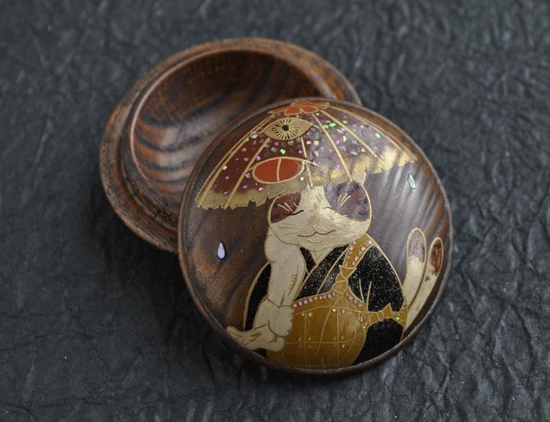 蒔絵 猫足 長方 飾り台 お膳 蒔絵ミニ香合 猫又和尚とからかさ小僧 伯兆 - 日本の手仕事の店