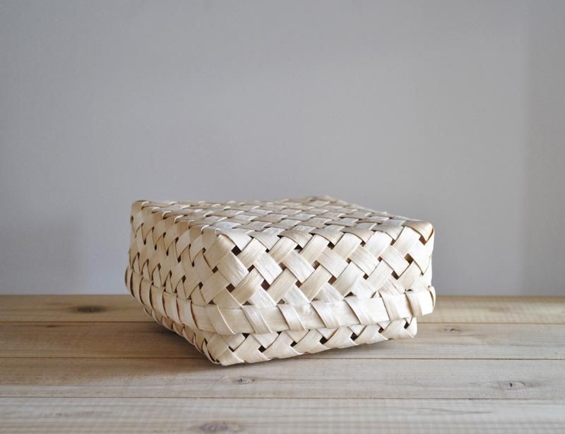 イタヤ細工 角弁当かご（四目編み） - 日本の手仕事の店 ちゃら