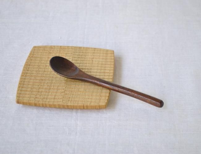 トロワ 片田学 木製プレート ブラウン 直径約22.5cm 片田学 (木) - 作家もの、手仕事の器や道具の通販｜くらしの雑貨