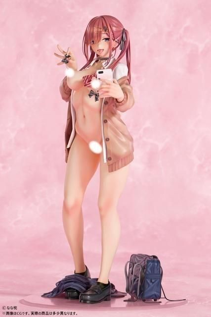 なな枕「ピアスを見せてくれる赤髪ギャルちゃん」素顔ver. 1/5スケール塗装済み完成品フィギュア