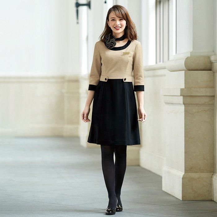 【新品＆未使用】en joie ベージュワンピース（品番：61520） ジョア ワンピース 61520 アンジョア 受付 事務服 ベージュ 七分