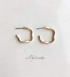 Mat color twist hoop pierce(Gold)