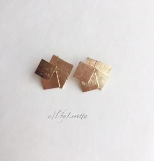 Gold random square plate pierce