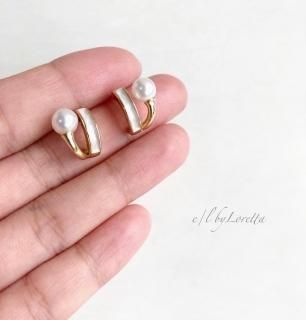 Pearl color hoop pierce