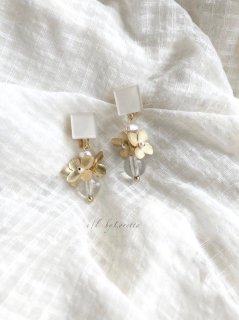 Color Square mat flower tassel pierce/earring(Off-white) [cc]