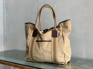 <img class='new_mark_img1' src='https://img.shop-pro.jp/img/new/icons47.gif' style='border:none;display:inline;margin:0px;padding:0px;width:auto;' />CHAPMAN -tote bag (beige suedo)- Made in England