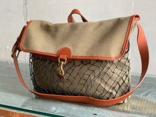 <img class='new_mark_img1' src='https://img.shop-pro.jp/img/new/icons47.gif' style='border:none;display:inline;margin:0px;padding:0px;width:auto;' />CHAPMAN -game bag (khaki canvas)- Made in England