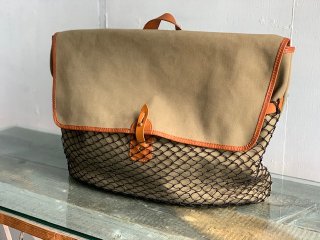 <img class='new_mark_img1' src='https://img.shop-pro.jp/img/new/icons47.gif' style='border:none;display:inline;margin:0px;padding:0px;width:auto;' />CHAPMAN -game bag (large)khaki canvas- Made in England