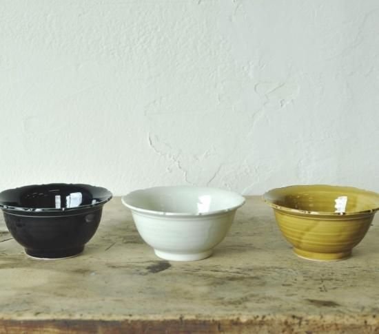 品質のいい 阿部春弥 輪花小鉢（白磁・淡瑠璃・黄磁） アンティーク家具 | 工芸品