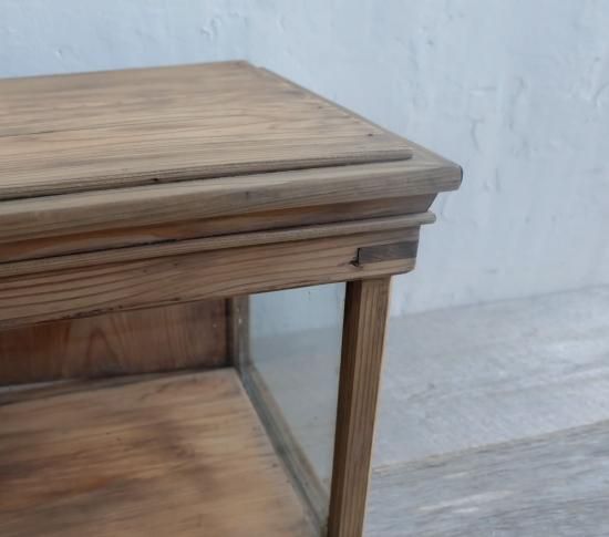 アンティークの卓上のショーケース| ライフスタイルショップICCA