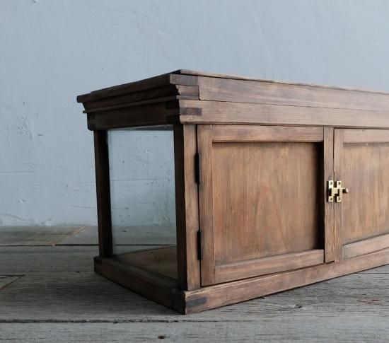 アンティークの卓上のショーケース| ライフスタイルショップICCA