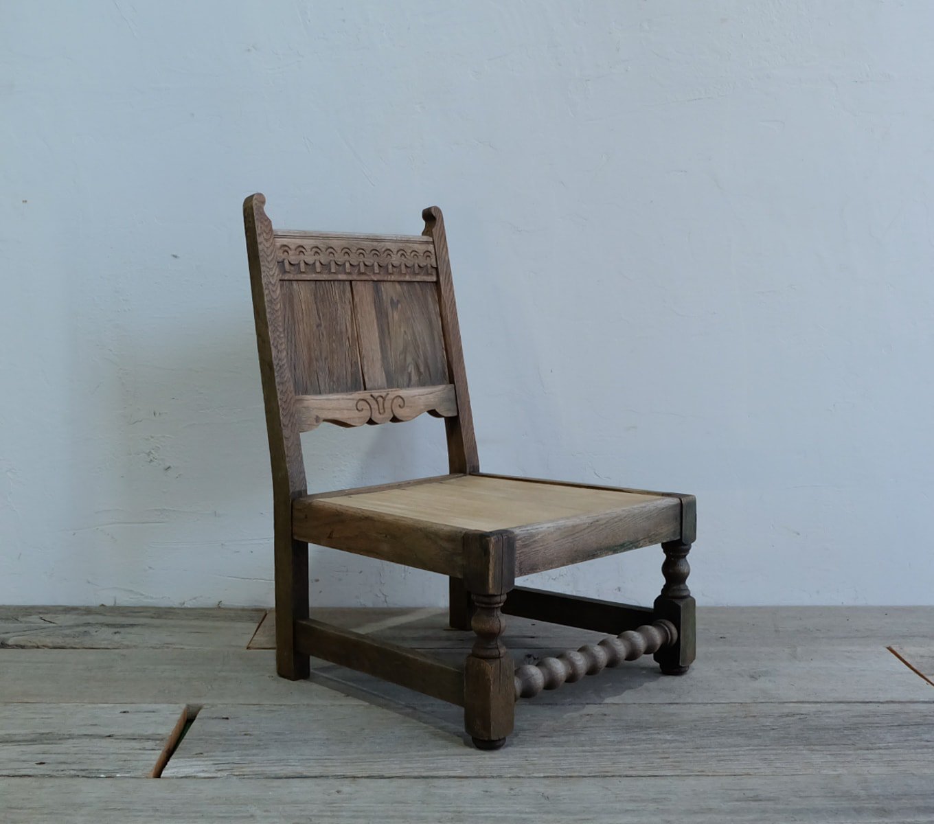 アンティークの装飾的な小さな椅子の販売 | アンティーク家具・雑貨の 