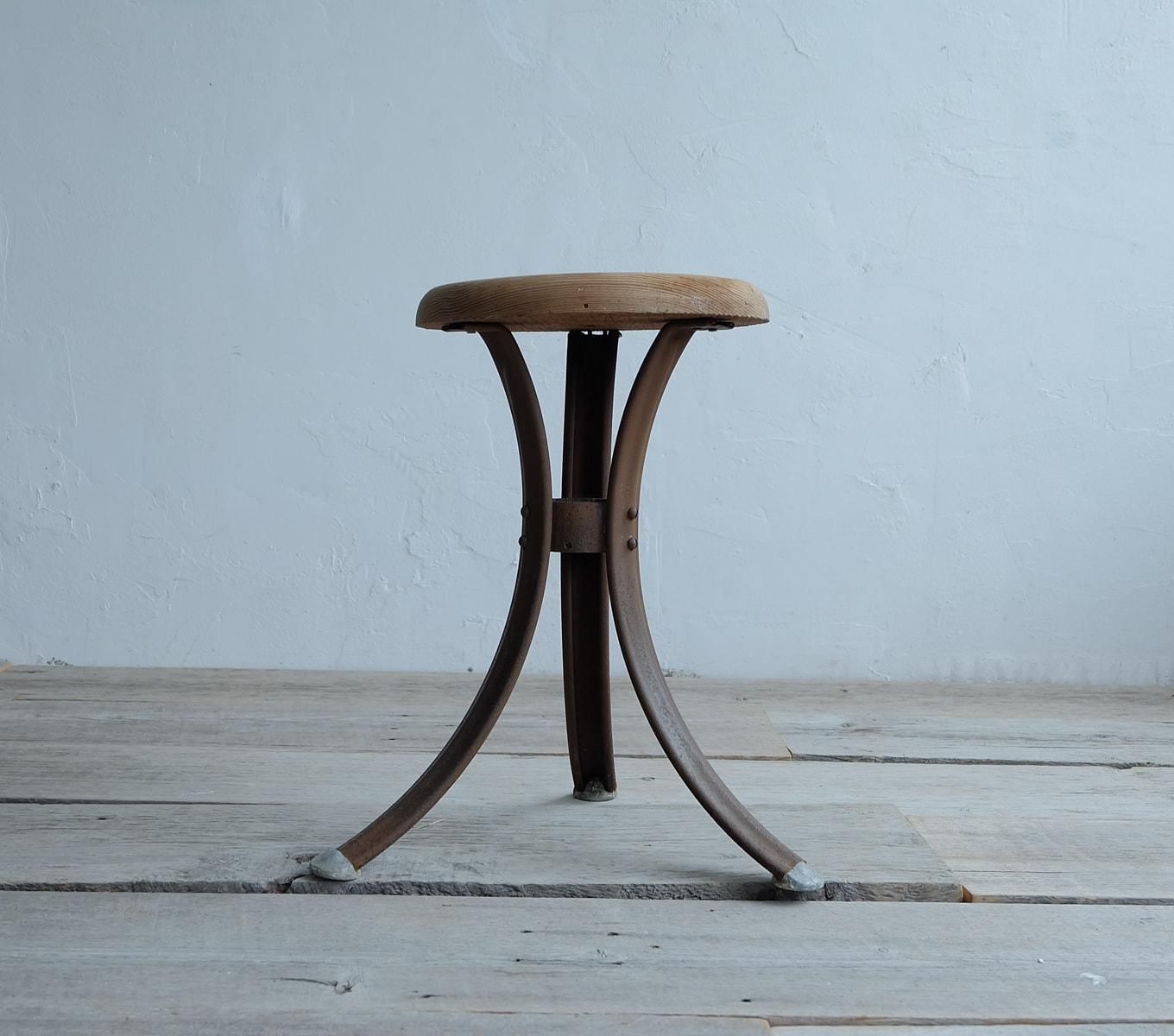 アンティークのしなやかなスツールの販売 | アンティーク家具・雑貨の