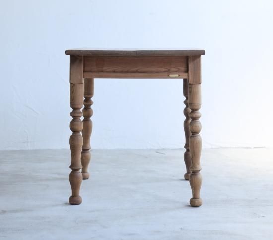 ろくろ飾りのテーブル 59248284.jpg?cmsp_timestamp=