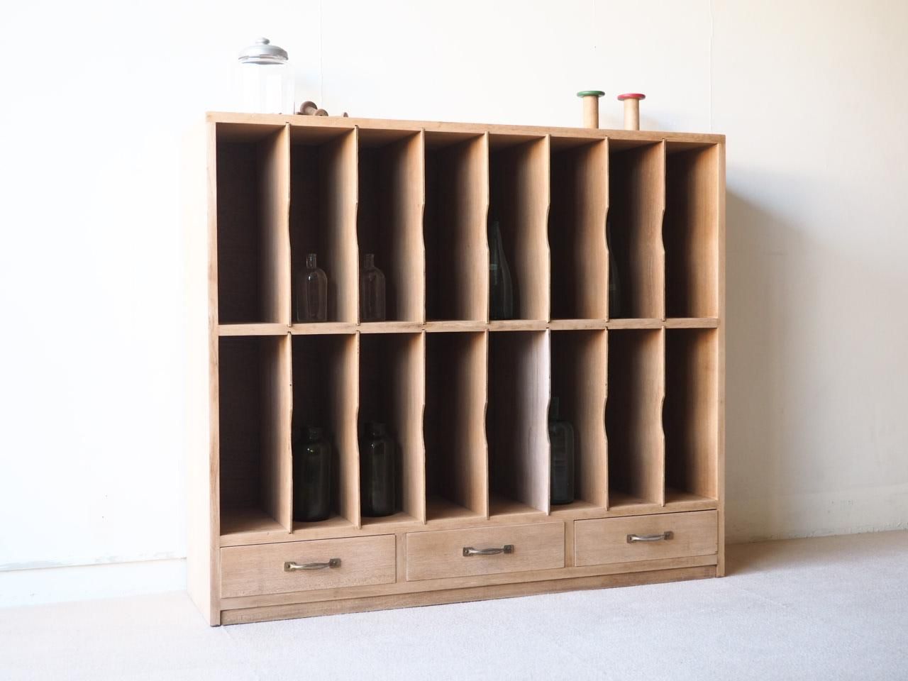 NS048 仕切り板の外せる収納棚 - 古家具・古道具のセレクトショップ