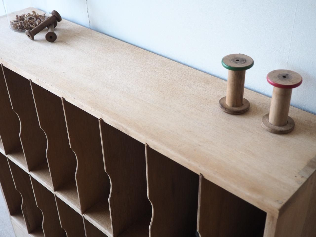 NS048 仕切り板の外せる収納棚 - 古家具・古道具のセレクト