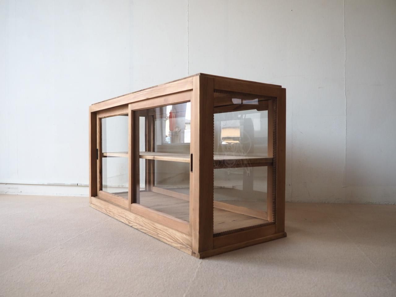 NS065 玉飾りの卓上ガラスショーケース - 古家具・古道具の