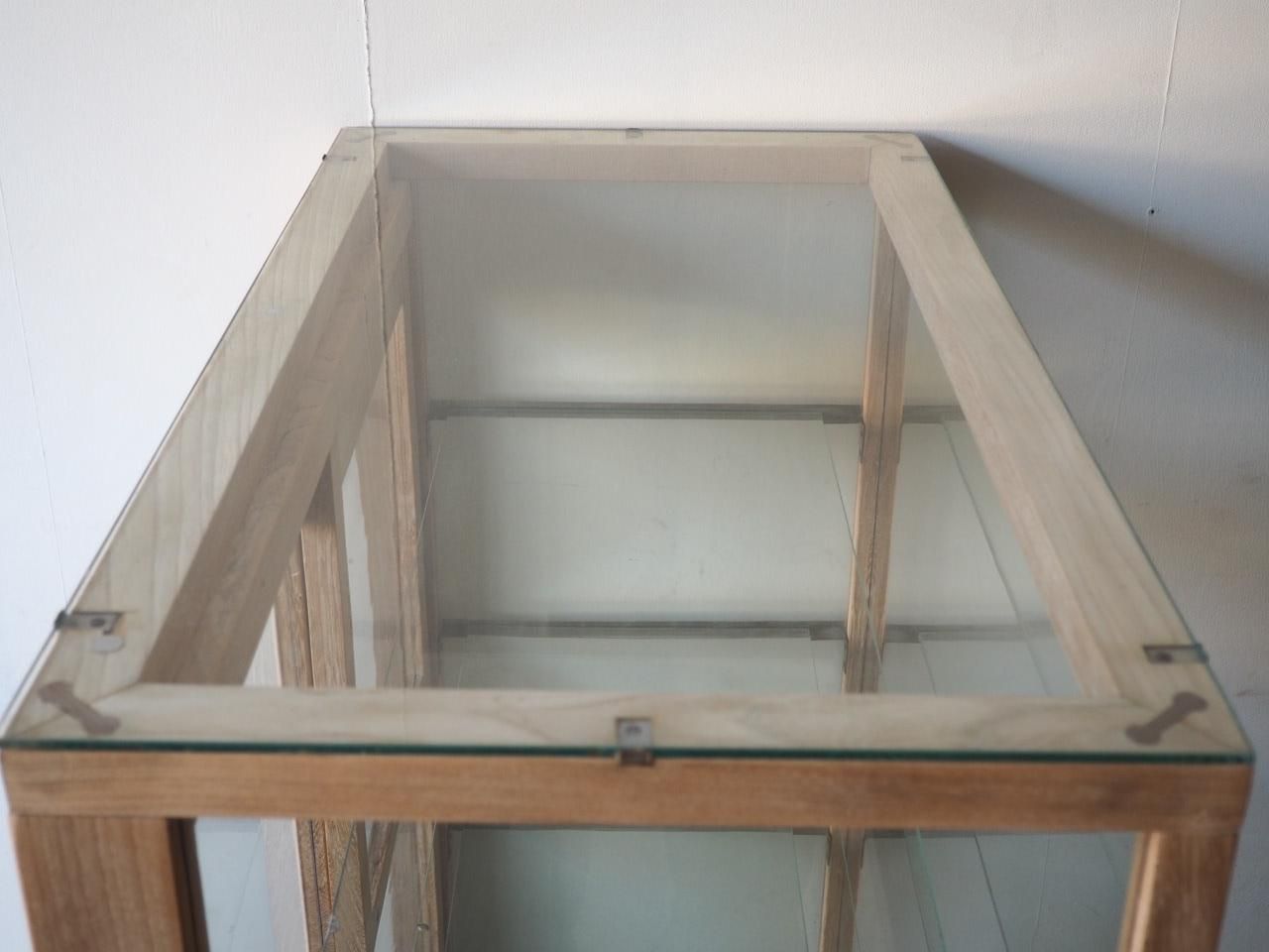 NS066 5面ガラスの縦長木枠ショーケース - 古家具・古道具のセレクト