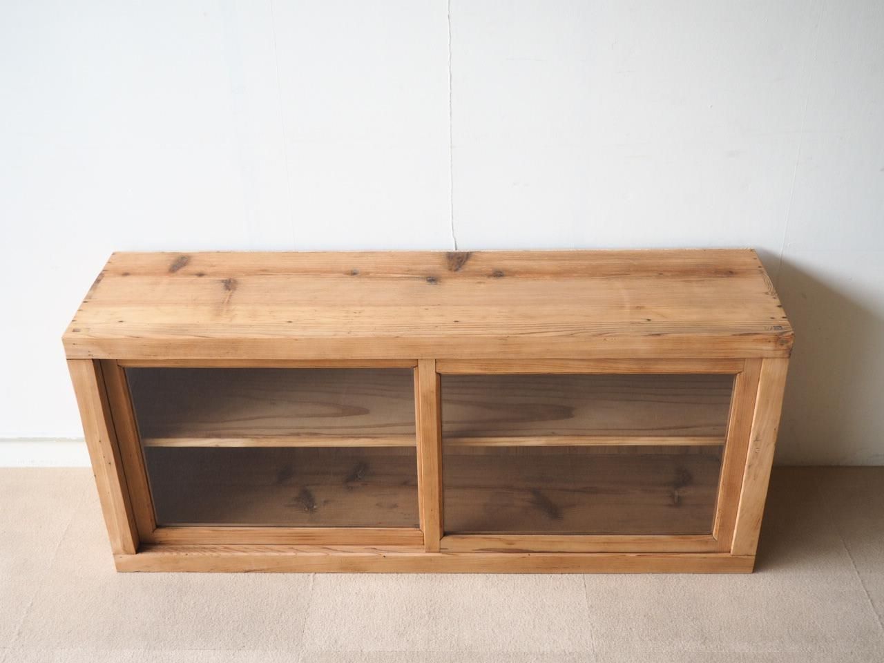 ゆらゆらガラス レトロ 本棚 古民家 古家具 古民具 古道具 ゆらゆらガラスの引戸棚 | 全ての商品 - 古家具古道具 そうすけ