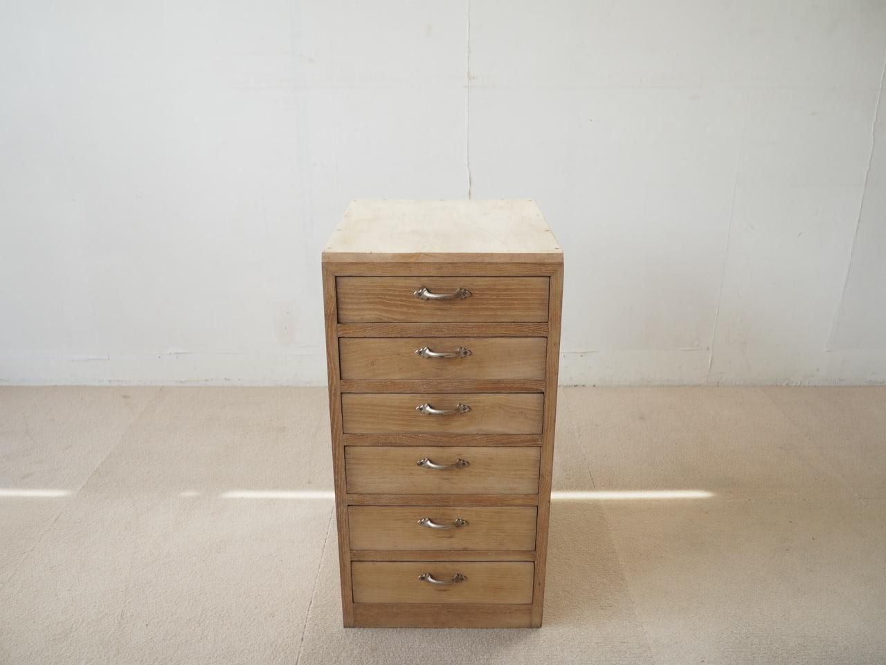 古道具　棚　小引き出し 昭和の小引出し/小棚/白木/ネーム付取手/4段/w25.5×d31.5×h32cm
