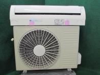 2012年製 日立ルームエアコン6畳用 RAS-R22A(W)(6172)