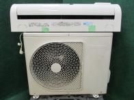 2013年製 東芝ルームエアコン6畳用 RAS-221E(W)