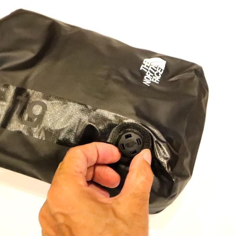 早い者勝ち!!! THE NORTH FACE ◆ スーパーライトドライバッグ5L 02_J906-432.jpg