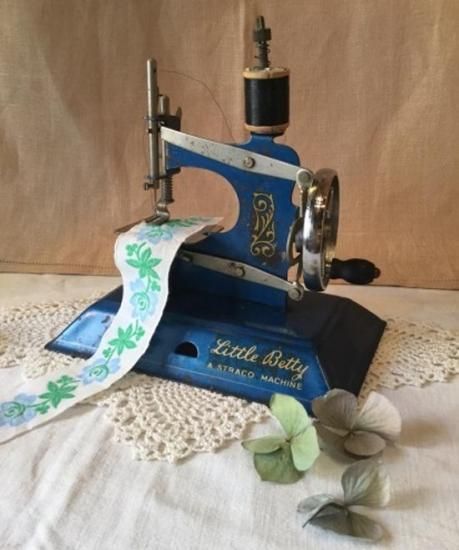 STRACO社イギリス製・アンティークトイミシン