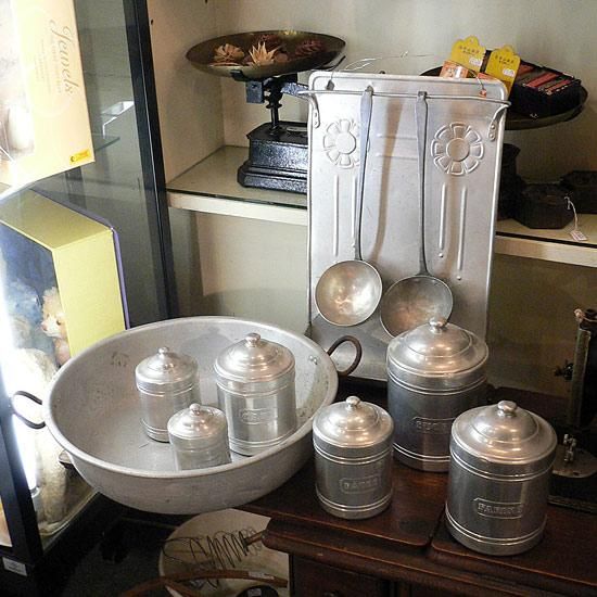 フランスアンティークサキソニー柄レードルラック フランスホーロー製レードルラックはかわいいアンティークネット