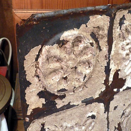 フランス1920年代頃の建材、小さなブリキ製タイル / ティン フランス1920年代頃の建材、小さなブリキ製タイル / ティン