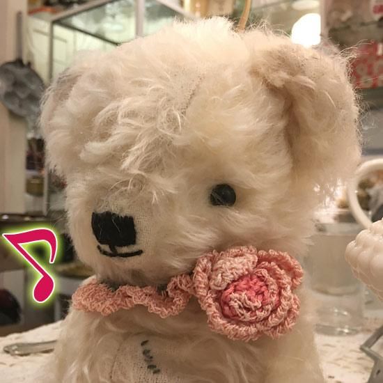 加茂美智子さんのブランド ＊ ” Kamo ” ＊ ピンクのお花つきの
