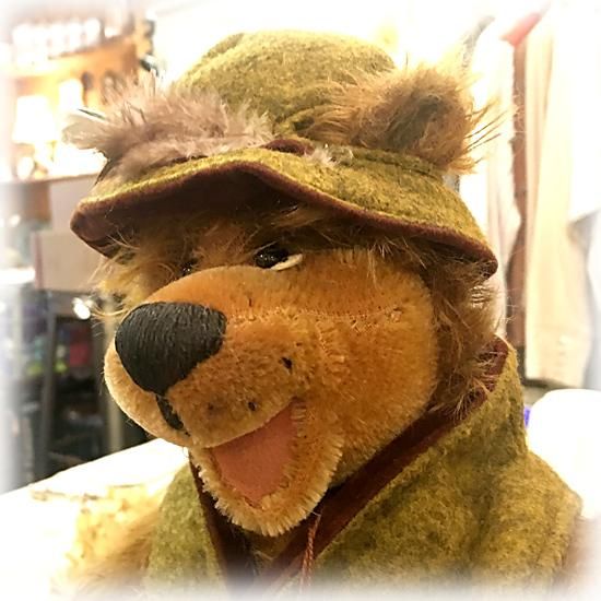 佐藤真理子さんのブランド ＊ ” GOURMOND BEARS ” ＊ 嬉しそうに