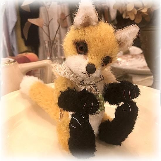 海外作家様　きつね　ぬいぐるみ　テディベア　アートドール 作家 きつね 狐 ぬいぐるみ テディベア 海外作家様 きつね