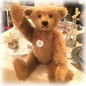 小さなアンティークベア もう30年以上前の1985～'90年のあいだの6年間のみ製作の黄