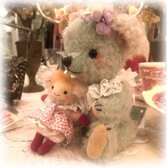 アンティークベア(左の子) ヒサノケイコさんのブランド ＊ ” zukke 100% Love ” ＊「泣き虫