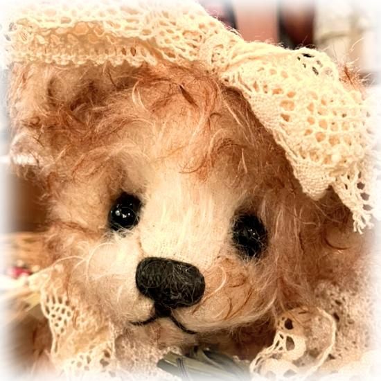 b*z様 アンティークレースを纏ったテディプードル　テディベア　国内作家様 アンティークテディベア | イギリス チャドバレー 英国王室御用達