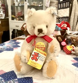 steiff teddybear to Canada.<img class='new_mark_img2' src='https://img.shop-pro.jp/img/new/icons11.gif' style='border:none;display:inline;margin:0px;padding:0px;width:auto;' />