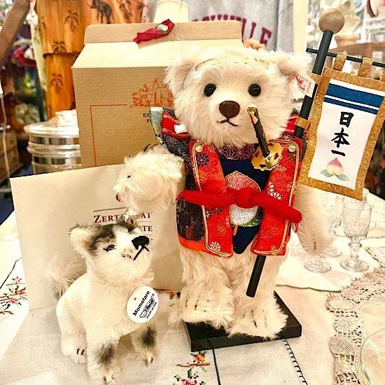 1999年 * 日本限定 * 日本昔ばなしシリーズ第1弾 *「桃太郎ベア&犬セット * Momotaro Bear & Dog Set」* 桃から生まれた桃太郎ちゃん&わんこ☆【 S-2084 】 - テディベア&欧米の古着&アンティーク専門店のレッドバロウ 1999年 * 日本限定 * 日本昔ばなしシリーズ第1弾 *「桃太郎ベア&犬セット * Momotaro Bear & Dog Set」* 桃から生まれた桃太郎ちゃん&わんこ☆【 S-2084 】 - テディベア&欧米の古着&アンティーク専門店のレッドバロウ