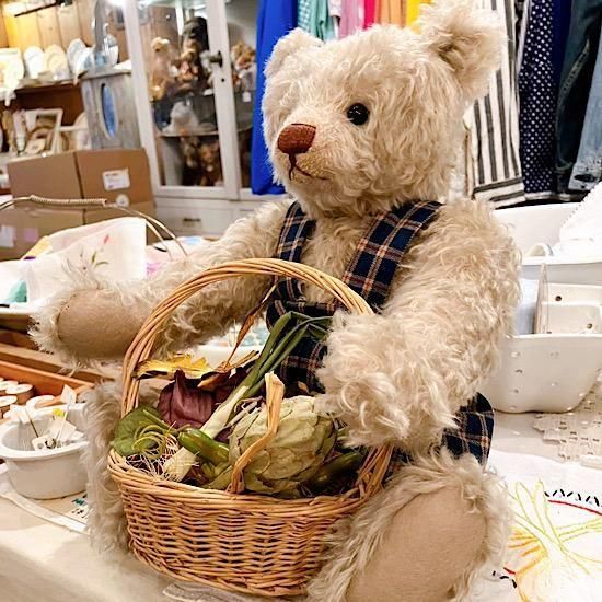オランダ ＊ オーディ・シソンさんのブランド ＊“ A Teddy…By