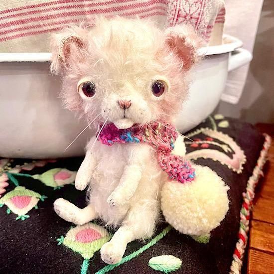 日本初の haco decoさん作品 ＊ ピンク＆ホワイトの垂れ耳ネコちゃん ぬいぐるみ