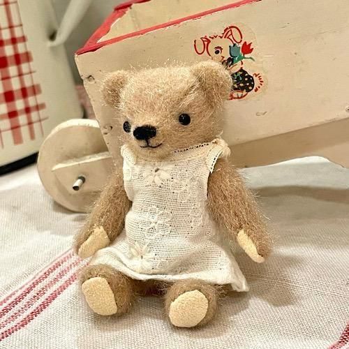 Petit sucre ” さんより ＊ サロペット・ハンドパペット・花籠がセット