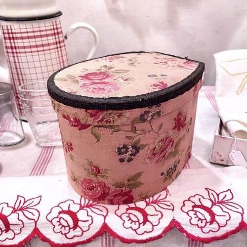 1900年代初頭頃 レア ボルドー色の花摘みの少女の綿布 フランス