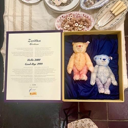 1999年 ＊ 新しい21世紀（ミレニアム）の始まりを祝う特別な豪華2体