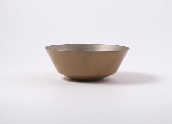 加藤渓山 牙黄磁 華鳥彫刻 鉢 共箱 菓子鉢 茶道具 【k3223】 加藤渓山 牙黄磁 華鳥彫刻 鉢 共箱 菓子鉢 茶道具 【k3223