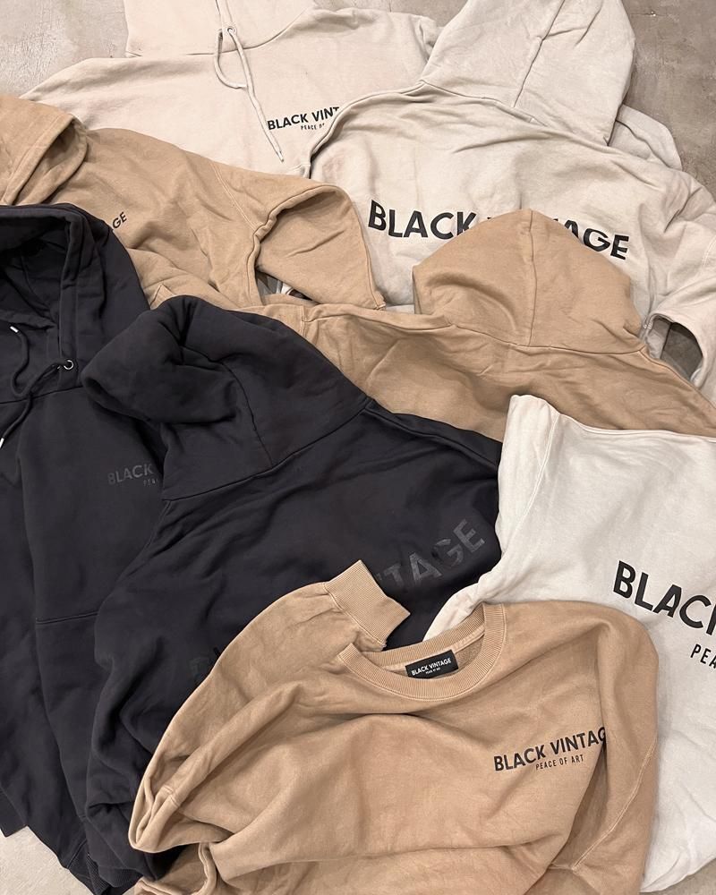 BLACK VINTAGE LOOKBOOK 4