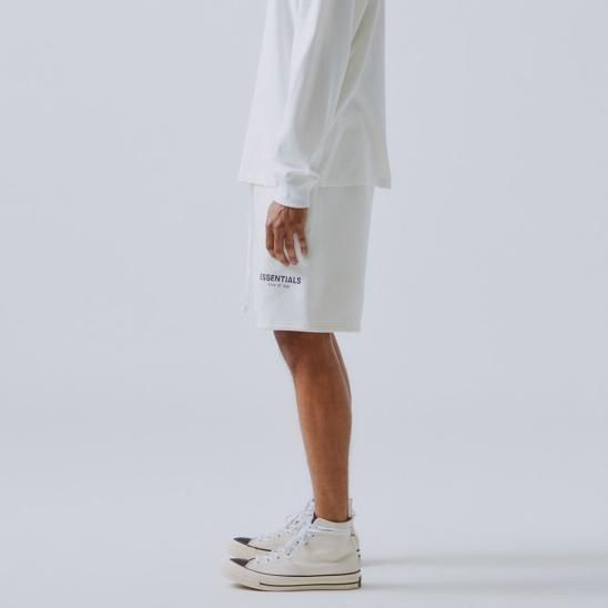 FOG ESSENTIALS | RUBBER TAG PRINT SWEAT SHORTS / WHITE