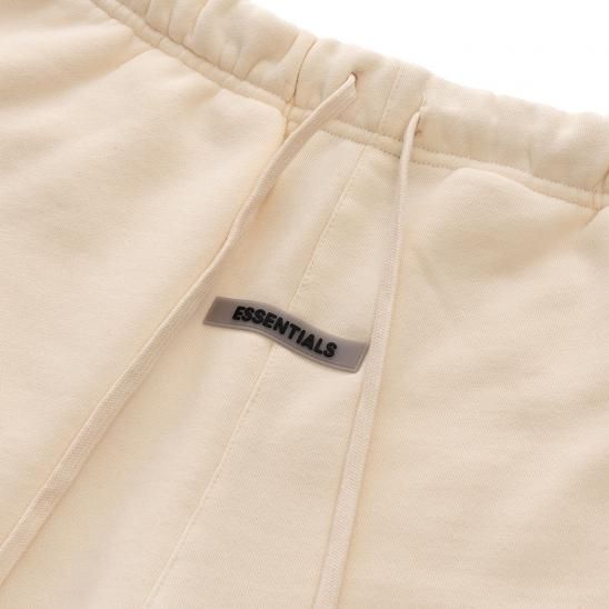 FOG ESSENTIALS | RUBBER TAG PRINT SWEAT SHORTS / BUTTER CREAM