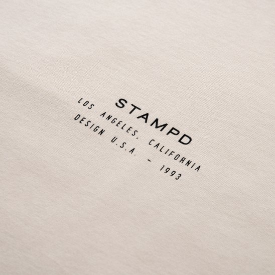 STAMPD | STACKED LOGO PERFECT TEE / SAND