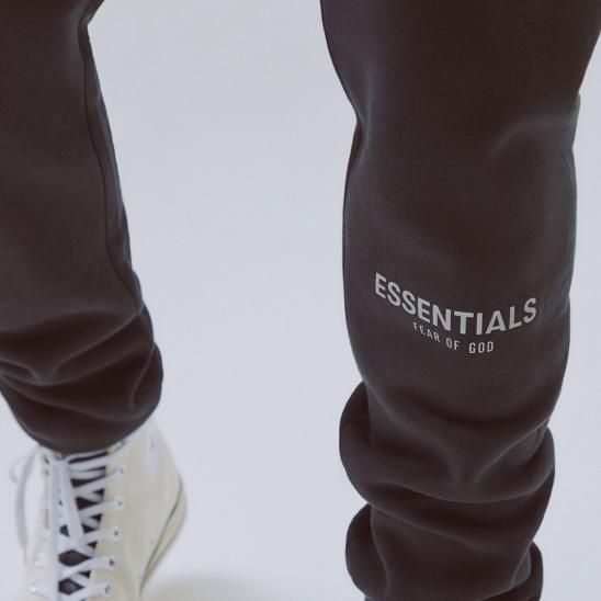 FOG ESSENTIALS | RUBBER TAG PRINT SWEATPANTS / BLACK