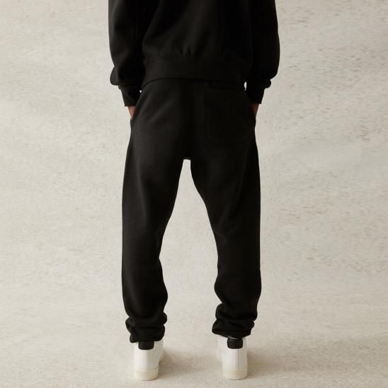 FOG ESSENTIALS | RUBBER TAG PRINT SWEATPANTS / BLACK